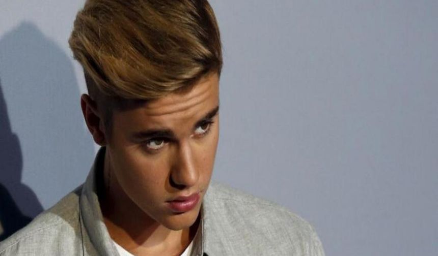 Justin Bieber, kendisini cinsel tacizle suçlayan iki kadına yönelik hakaret davasının reddini talep etti